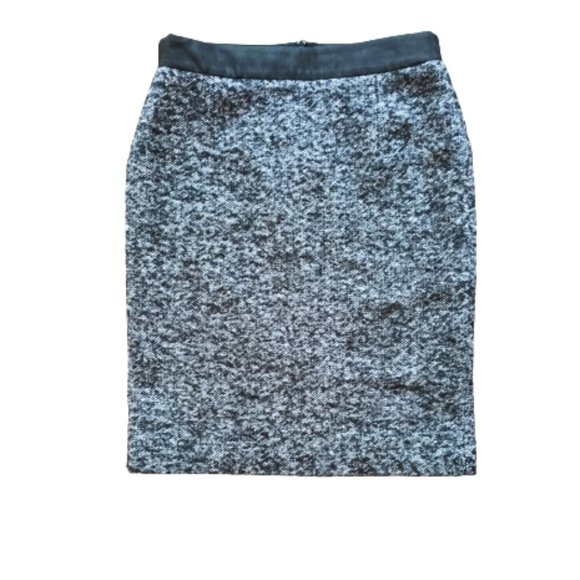 Bowden Wool Blend Skirt 6P with Black Waist Band. Back Slit. Fully Lined - Picture 6 of 11